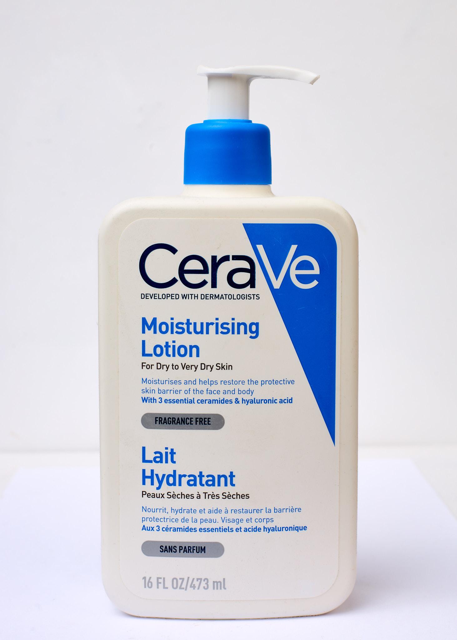 Local Hayat product photograph of Daily Moisturising Lotion 473 ml